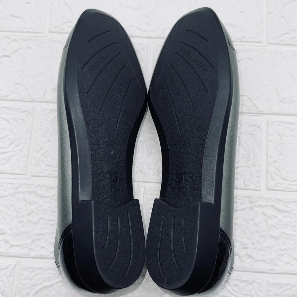 SAS Tripad Comfort Flats Women 7.5 M Grey Black Excellent Patent Cap Toe Leather